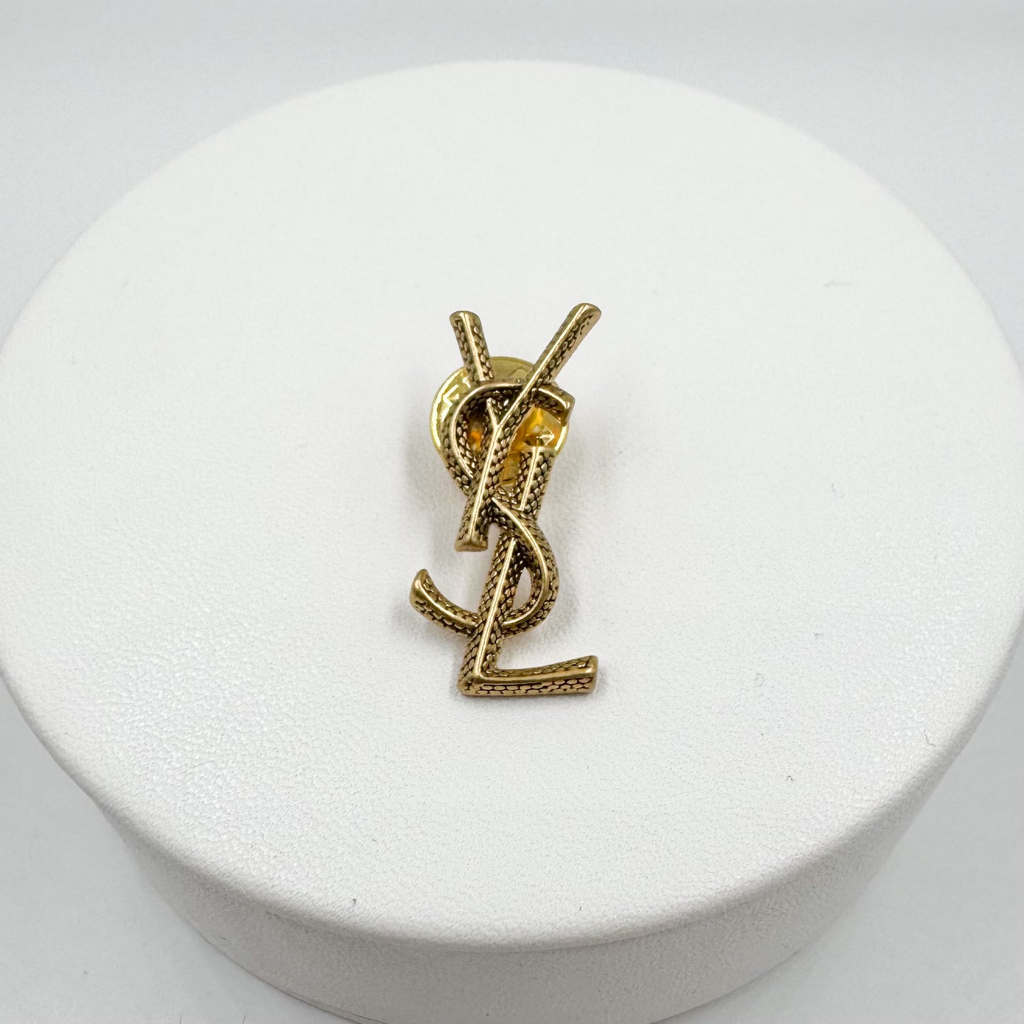 Broche Laurie