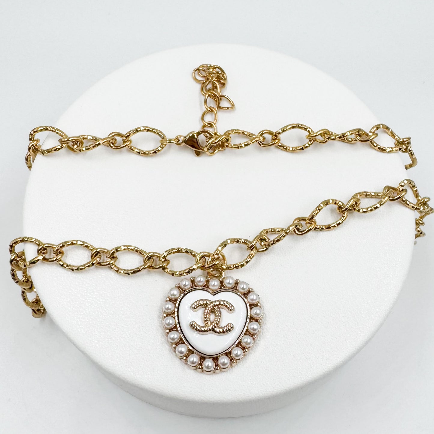Collier Snow
