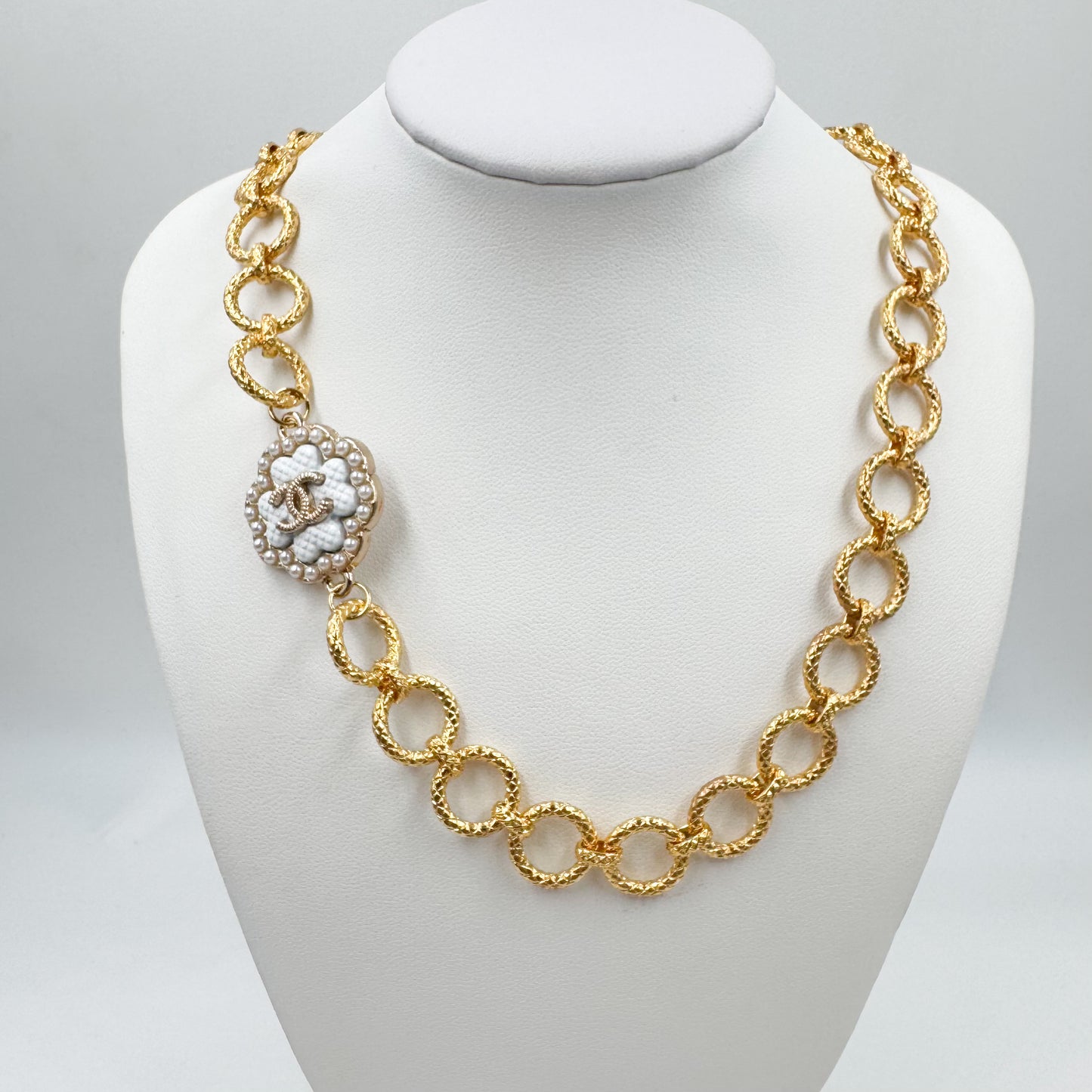 Collier Prague