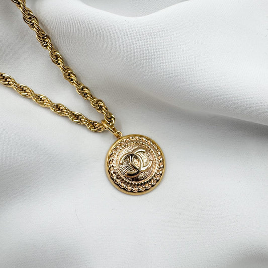 Collier Yan