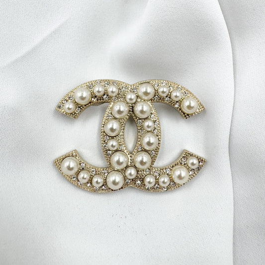 Broche Leslie