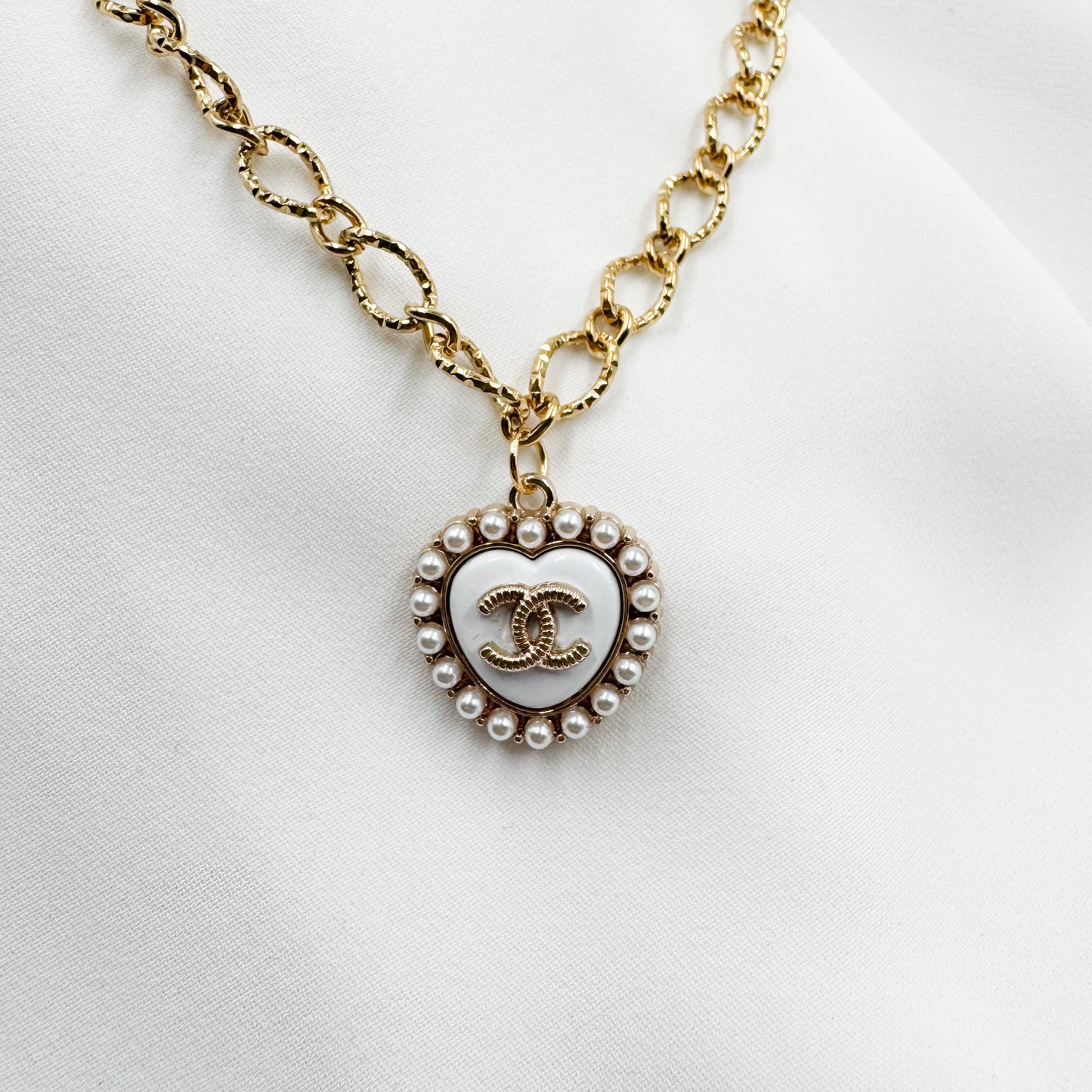 Collier Snow