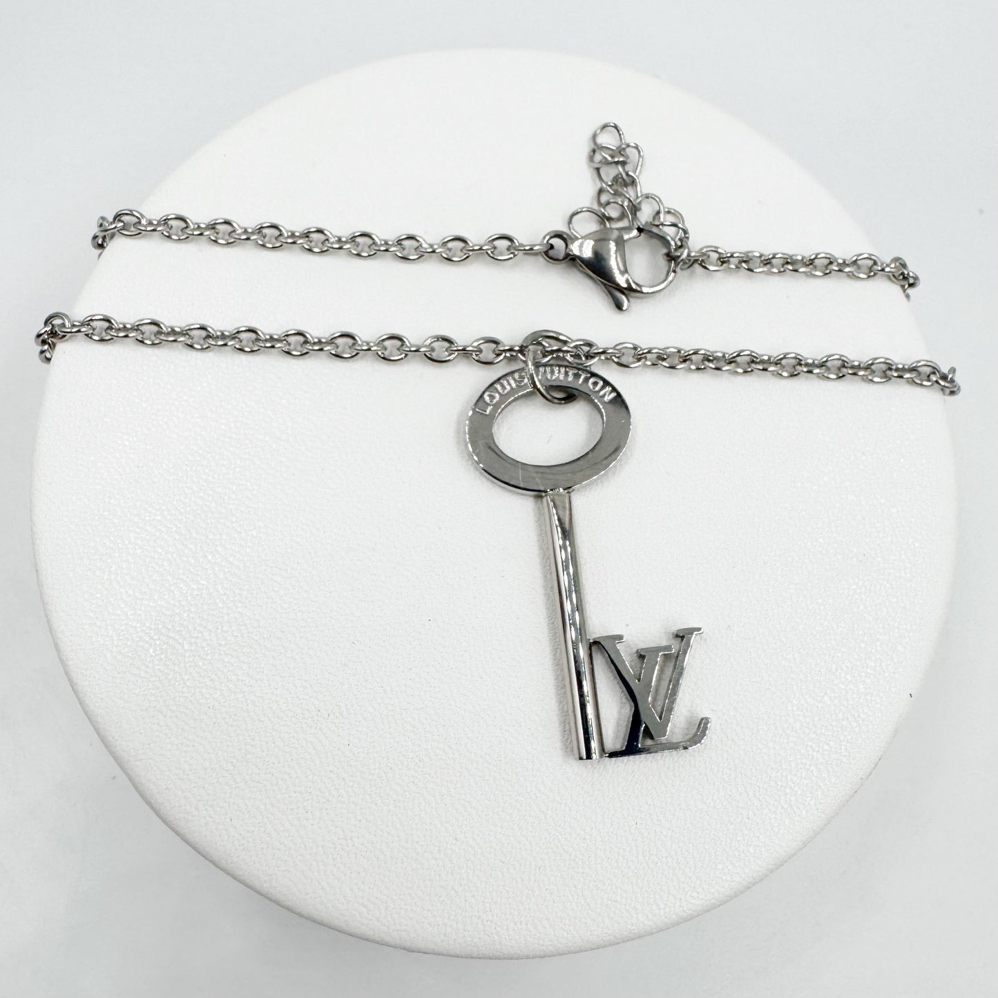 Collier Key