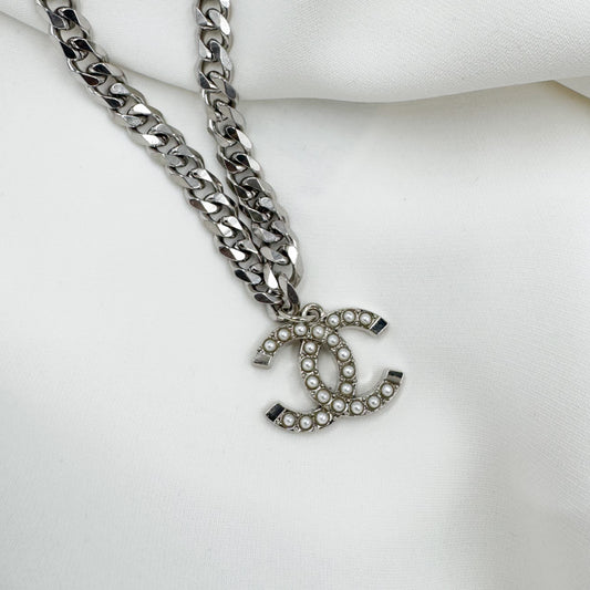Collier Nusa
