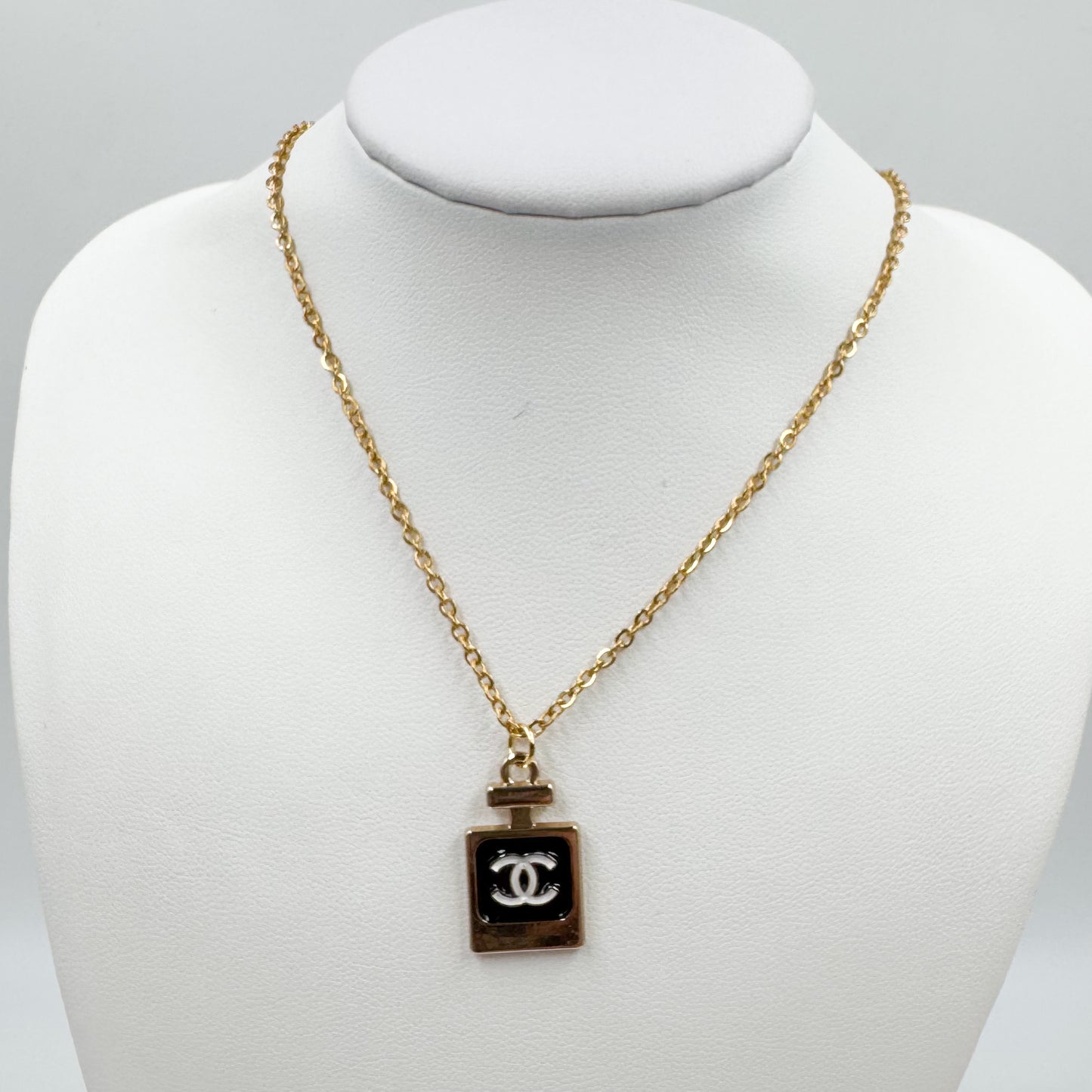 Collier Five