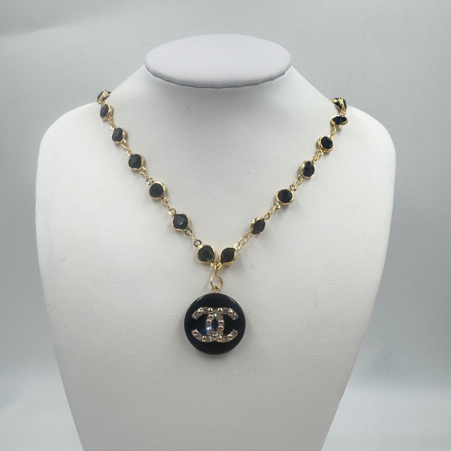 Collier Night