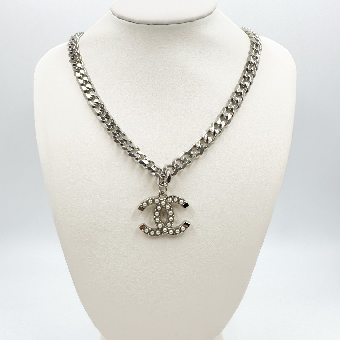 Collier Nusa