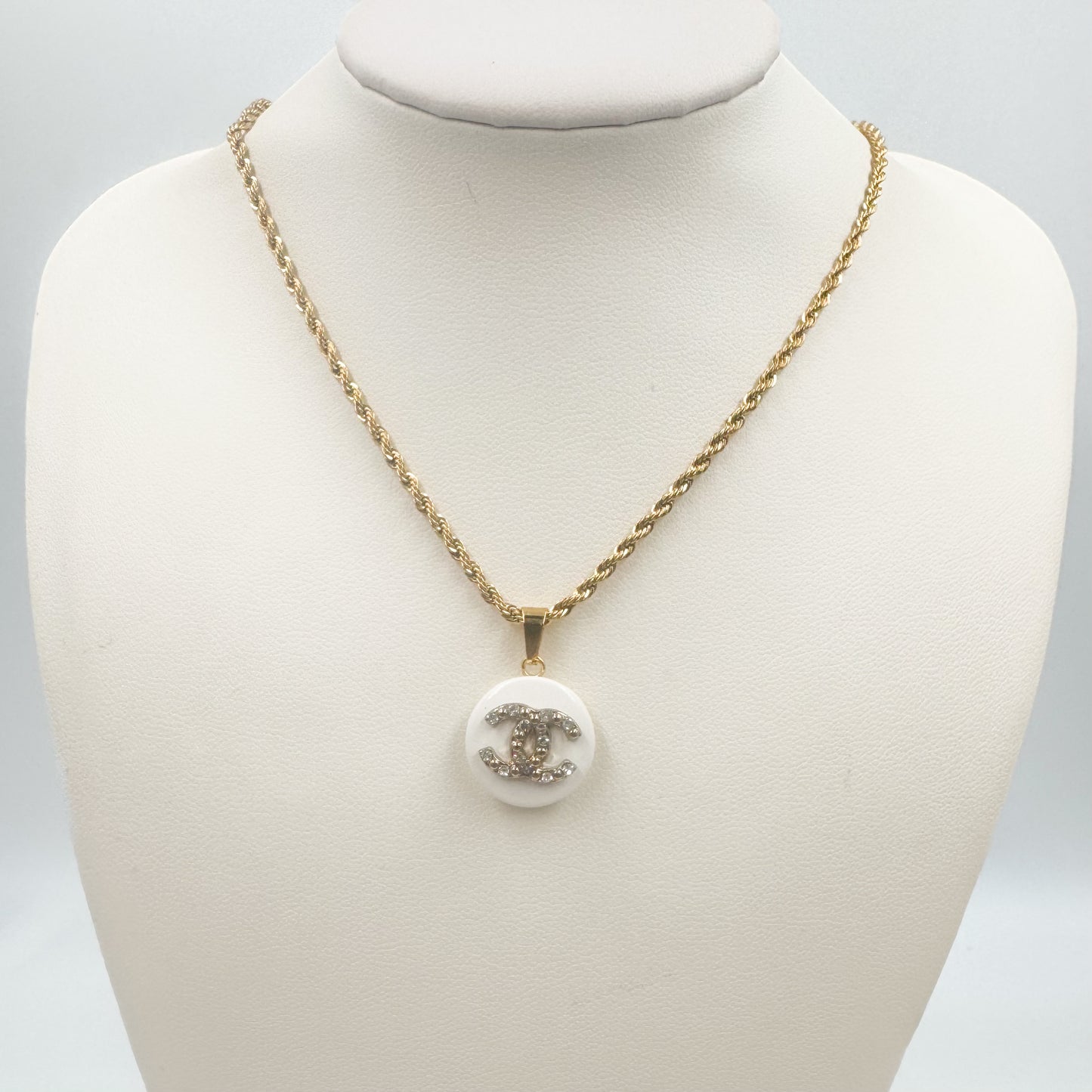 Collier Ava