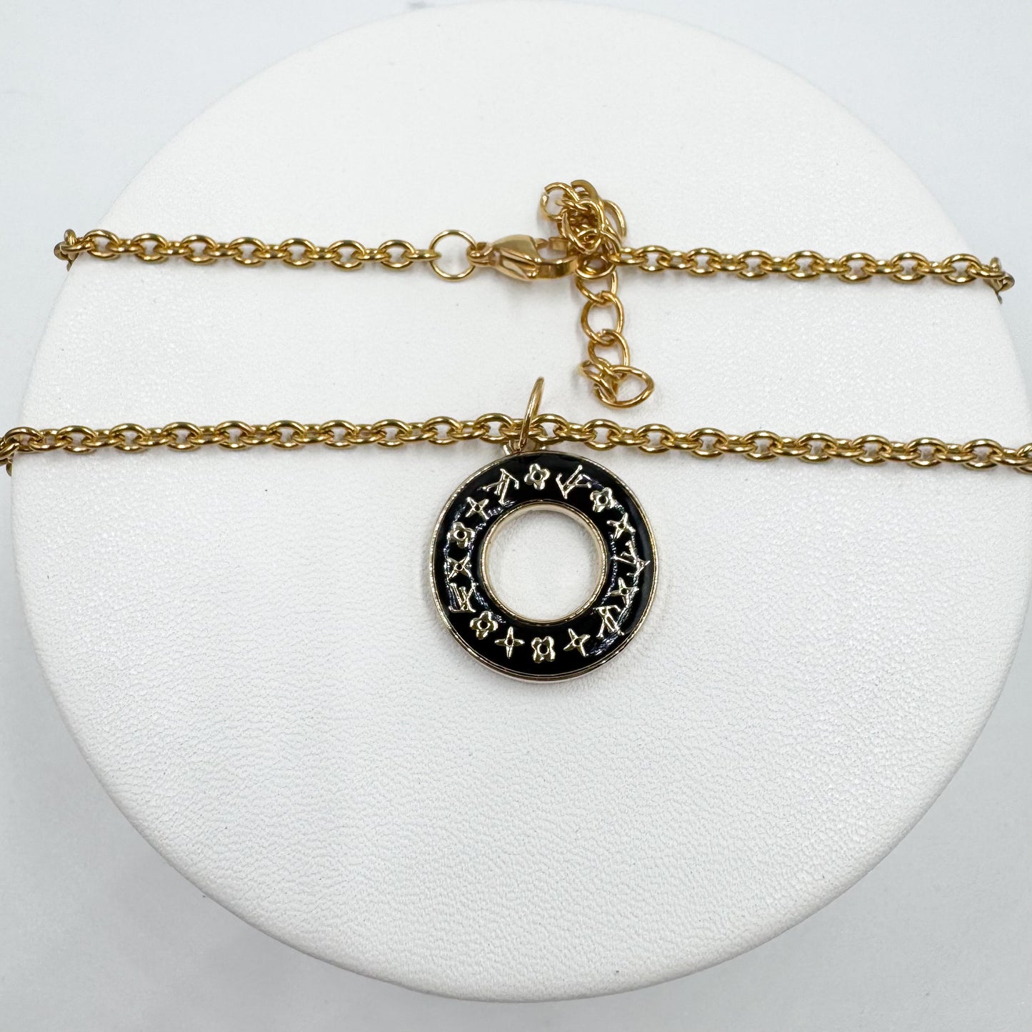 Collier Nuts